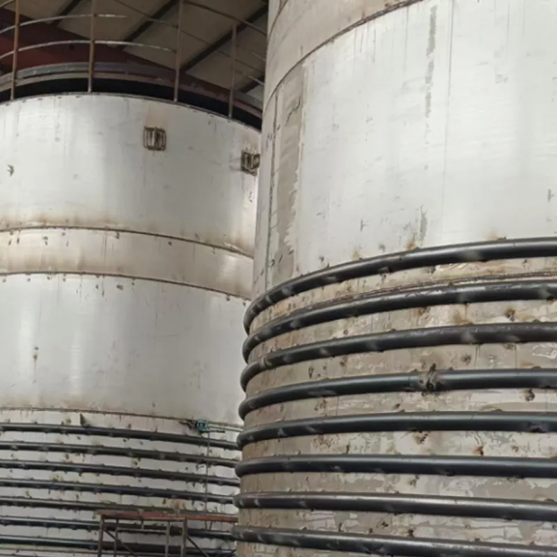 26.Внешний полутрубчатый резервуар из нержавеющей стали.1